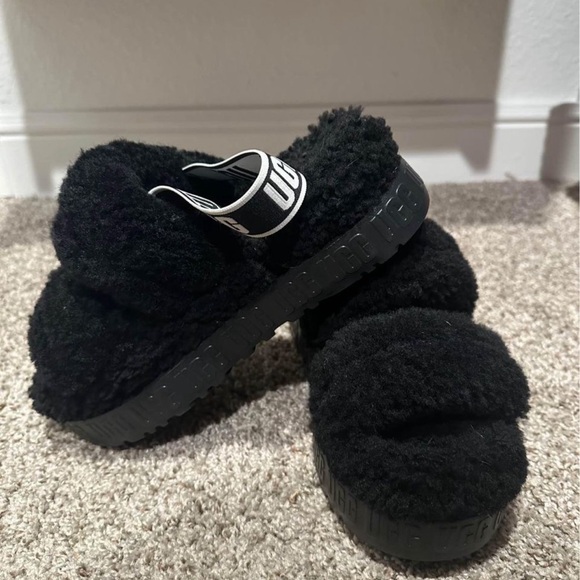 UGG Slipper Sandals with platform - Picture 2 of 5